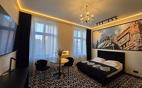 Quick Trip Apartments Toruń - Golden